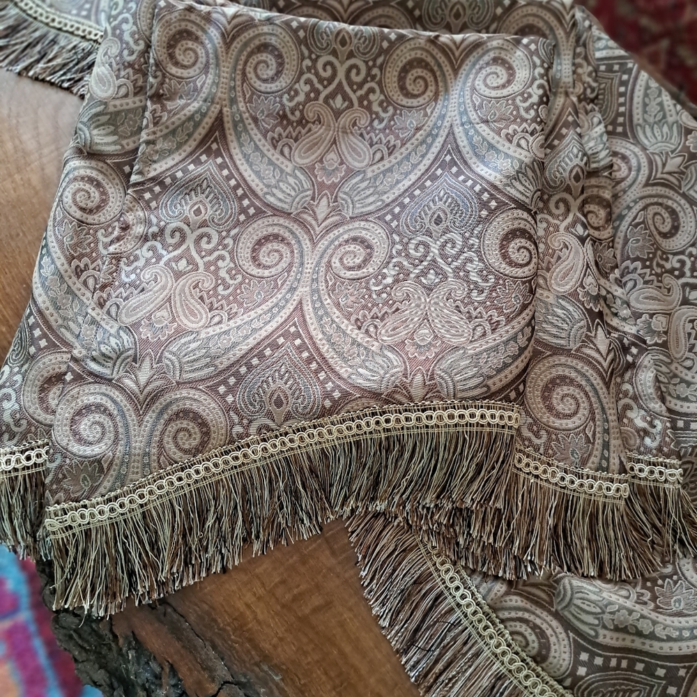 Valances - Picture 2 of 3